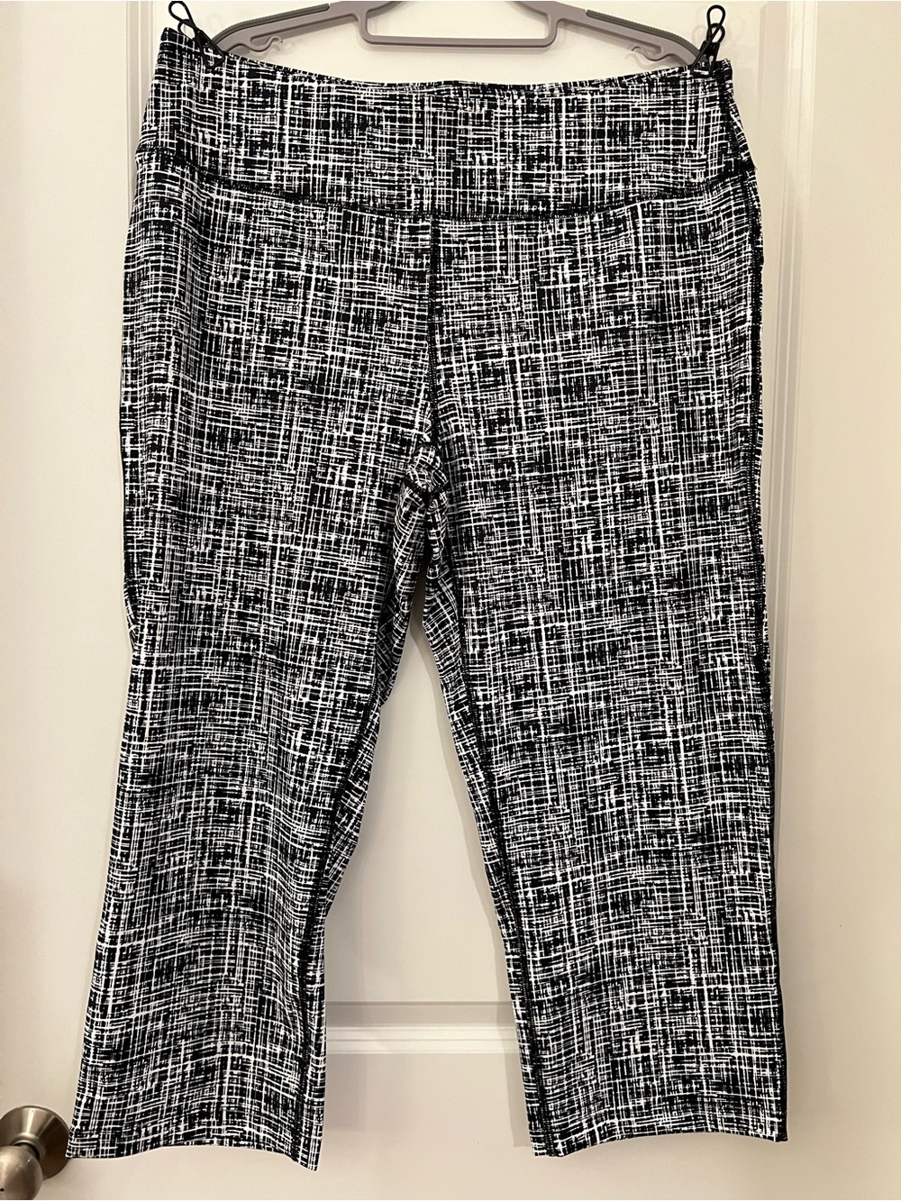 Lands' End Black and White Grid-Print Yoga/Workout Leggings - NWOT